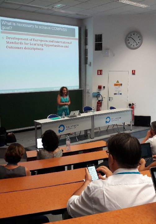 Mariane Comte, lors de la présentation publique de l'outil Compass en juillet dernier à Polytech Montpellier.